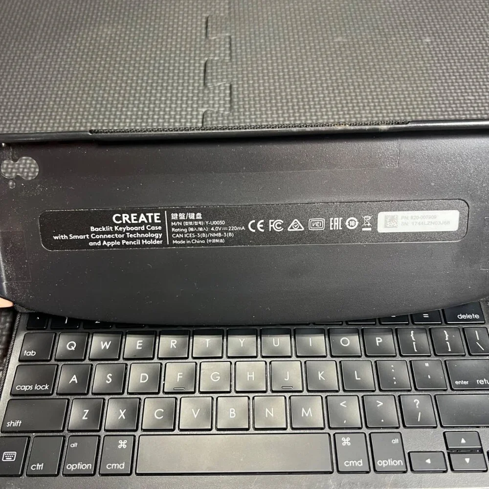 Logitech Create Backlit Keyboard Case With Smart Connector & Apple Pencil Holder